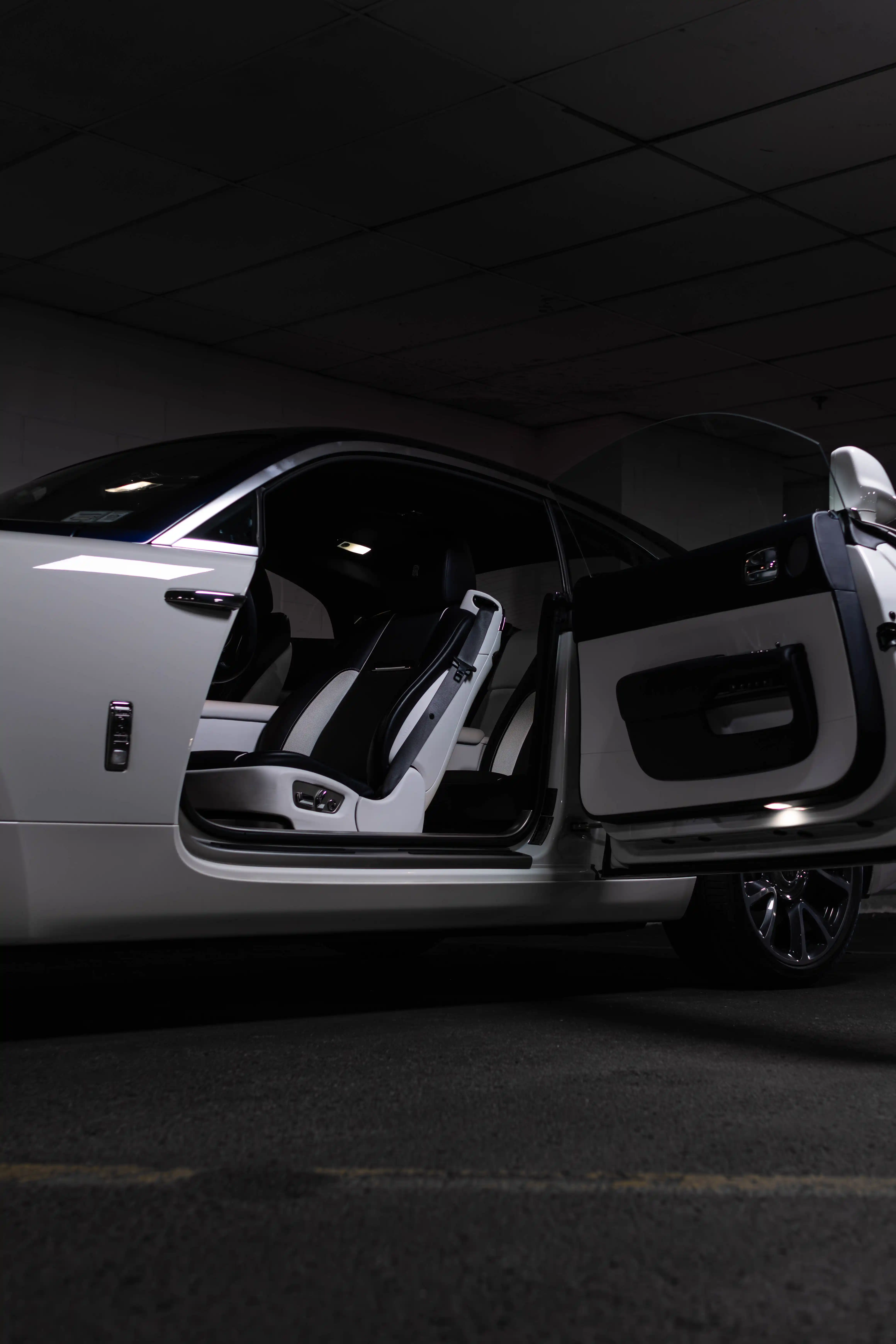 Rolls Royce - Image 14